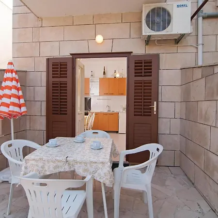 49 Apartment *