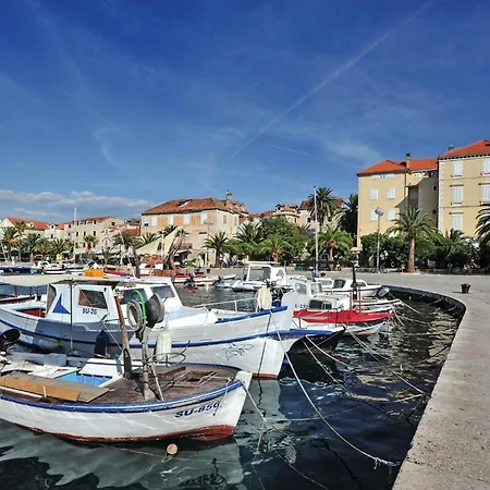 49 Supetar